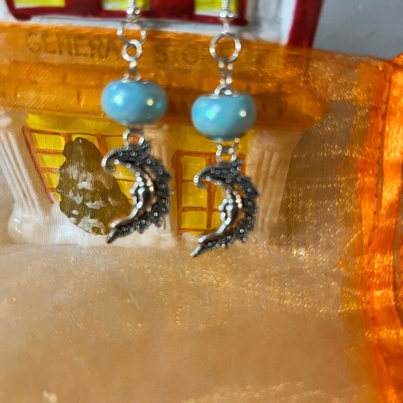 Blue Moon Dangle Earrings in Silver-tone Intricately Designed Crescent Moon - Picture 7 of 7